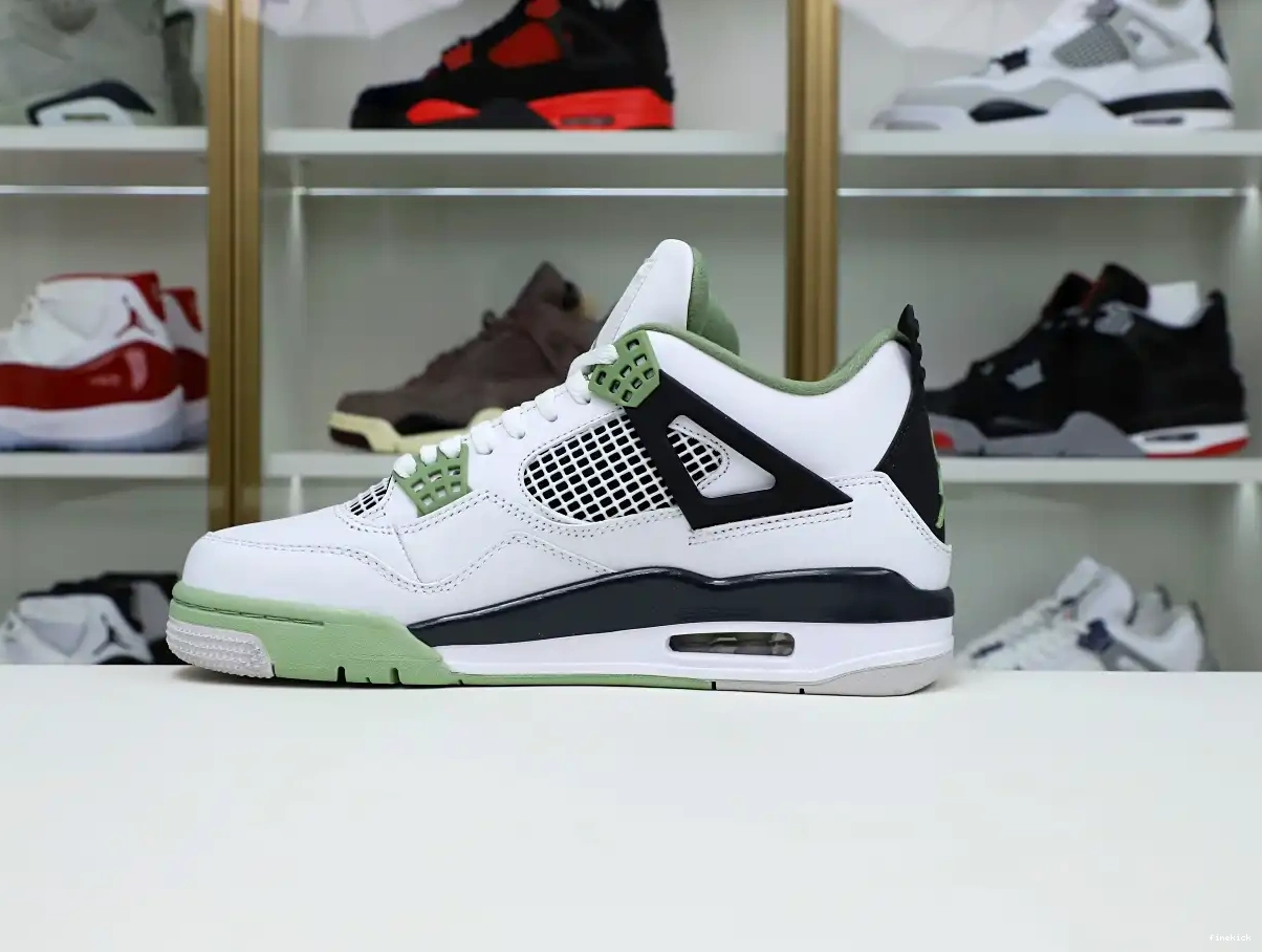 4 JORDAN AIR 